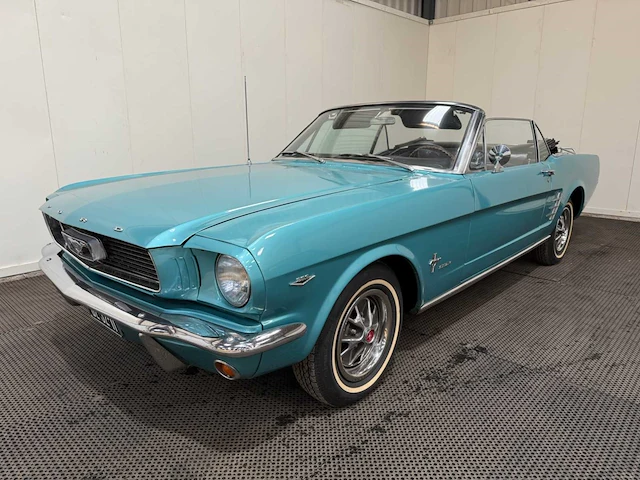 Ford - mustang - cabriolet - v8 - oldtimer - 1966 - afbeelding 34 van  56
