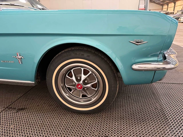 Ford - mustang - cabriolet - v8 - oldtimer - 1966 - afbeelding 47 van  56