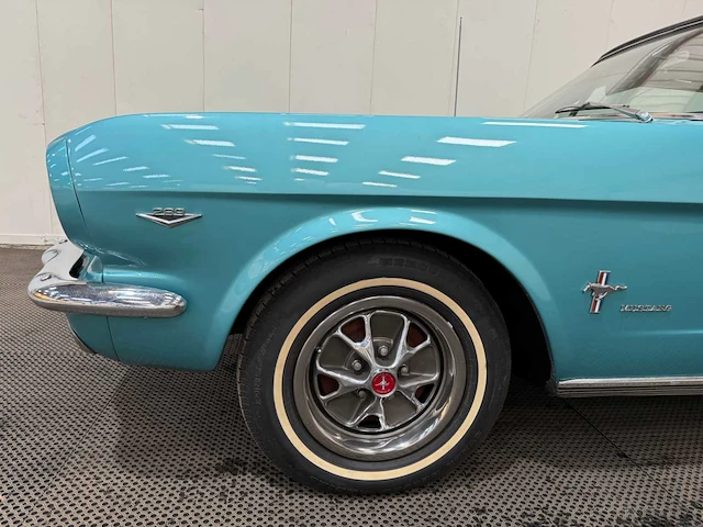 Ford - mustang - cabriolet - v8 - oldtimer - 1966 - afbeelding 48 van  56