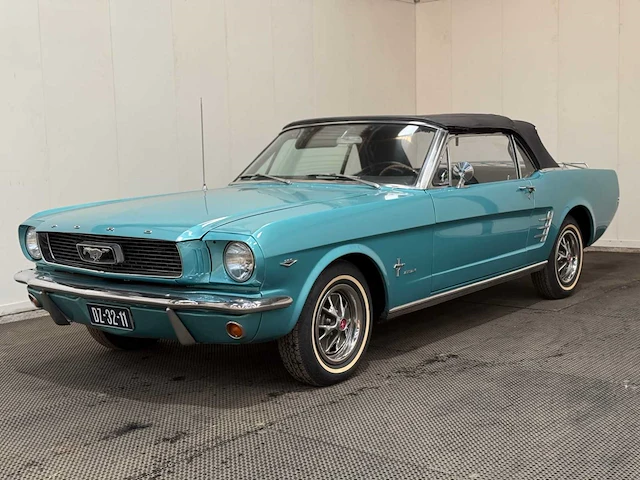 Ford - mustang - cabriolet - v8 - oldtimer - 1966 - afbeelding 55 van  56