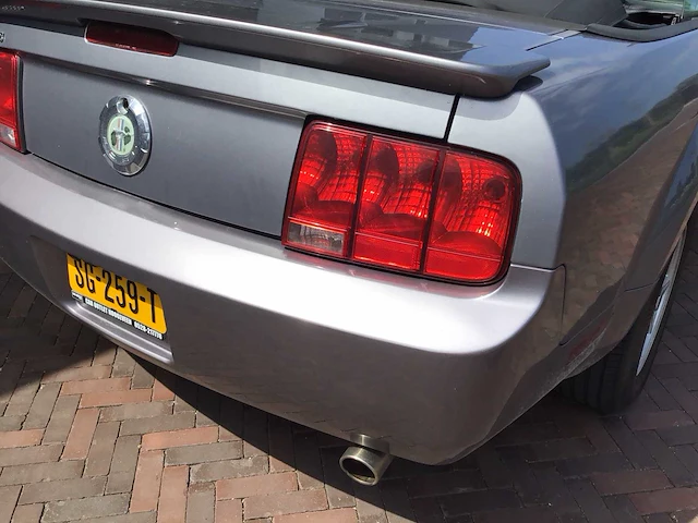 Ford - mustang - v6 deluxe cabrio - personenauto - afbeelding 5 van  27