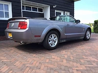 Ford - mustang - v6 deluxe cabrio - personenauto - afbeelding 21 van  27
