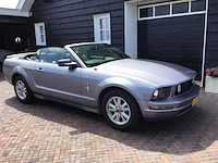 Ford - mustang - v6 deluxe cabrio - personenauto - afbeelding 23 van  27