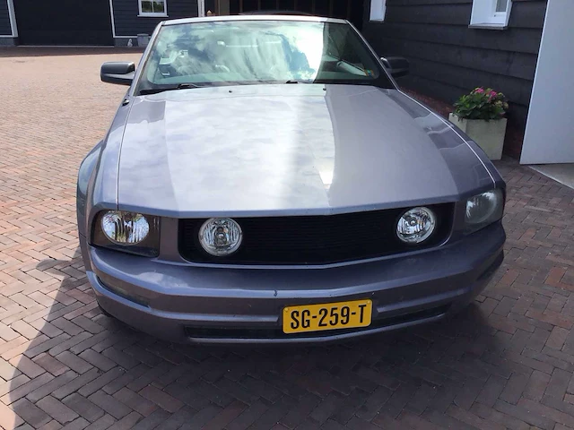 Ford - mustang - v6 deluxe cabrio - personenauto - afbeelding 24 van  27
