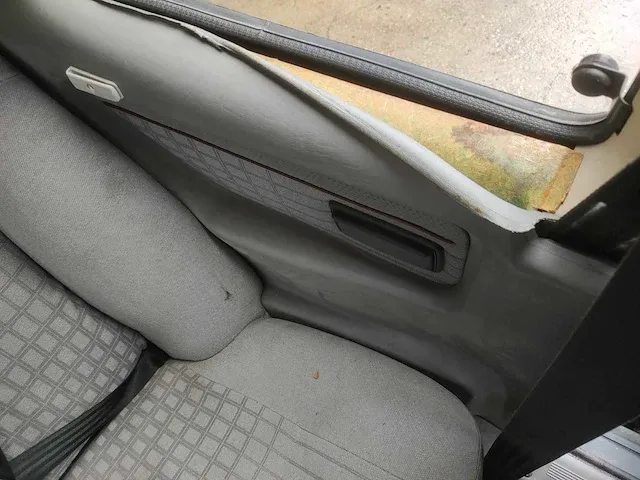 Ford - sierra - 2.8 v6 xr4 inj. - lr-sl-61 - 1983 - afbeelding 2 van  23
