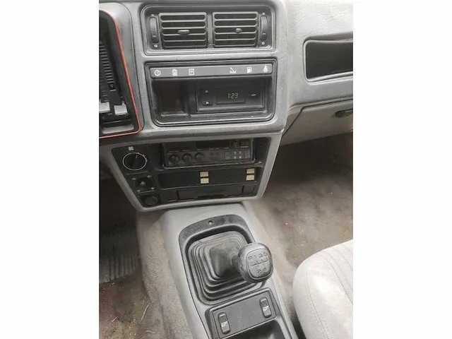 Ford - sierra - 2.8 v6 xr4 inj. - lr-sl-61 - 1983 - afbeelding 14 van  23