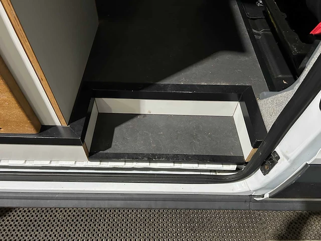 Ford - transit - bus camper - 2019 - afbeelding 11 van  42