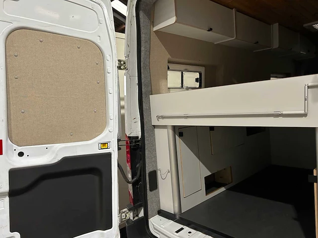 Ford - transit - bus camper - 2019 - afbeelding 14 van  42