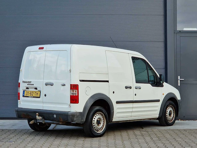 Ford - transit connect - t220s 1.8 tddi - 31-bz-th - 2006 - afbeelding 13 van  17