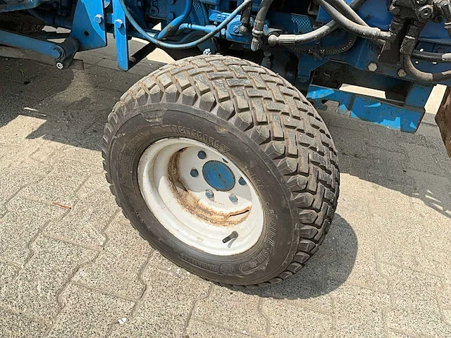 Ford 1220 minitractor met schuifbord - afbeelding 5 van  19