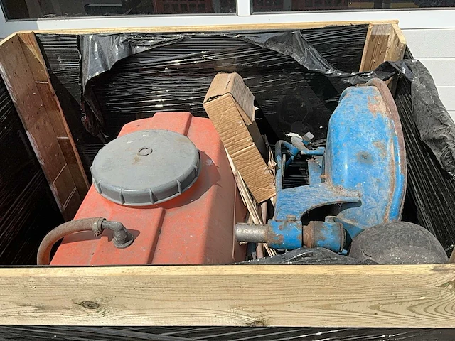 Ford 1220 minitractor met schuifbord - afbeelding 9 van  19