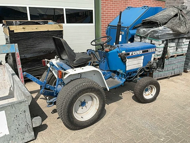 Ford 1220 minitractor met schuifbord - afbeelding 12 van  19