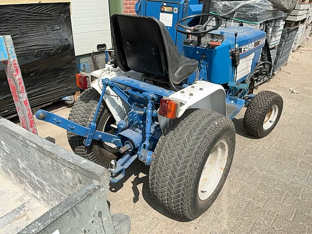 Ford 1220 minitractor met schuifbord - afbeelding 13 van  19