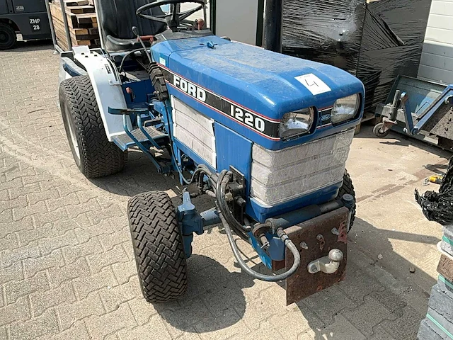 Ford 1220 minitractor met schuifbord - afbeelding 14 van  19