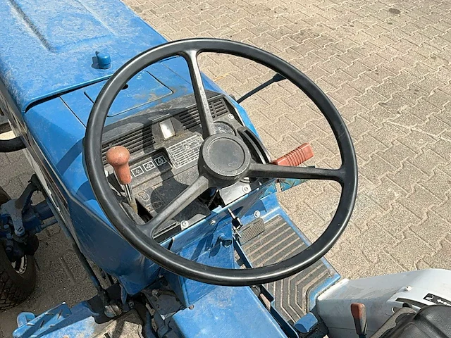 Ford 1220 minitractor met schuifbord - afbeelding 18 van  19
