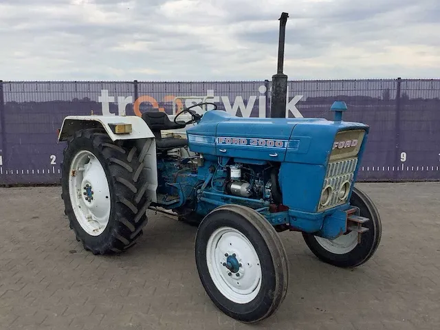 Ford 3000 tweewielaangedreven landbouwtractor - afbeelding 2 van  12