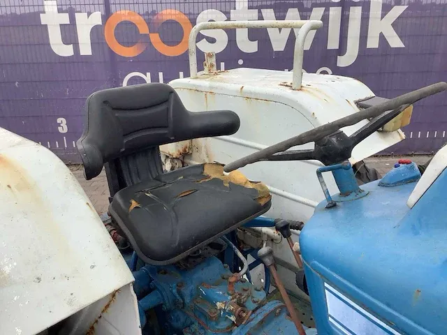 Ford 3000 tweewielaangedreven landbouwtractor - afbeelding 7 van  12