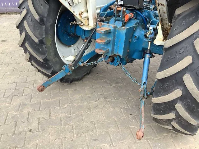 Ford 3000 tweewielaangedreven landbouwtractor - afbeelding 8 van  12