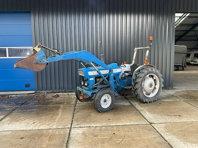 Ford 3000 tweewielaangedreven landbouwtractor - afbeelding 1 van  21