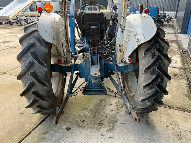 Ford 3000 tweewielaangedreven landbouwtractor - afbeelding 19 van  21