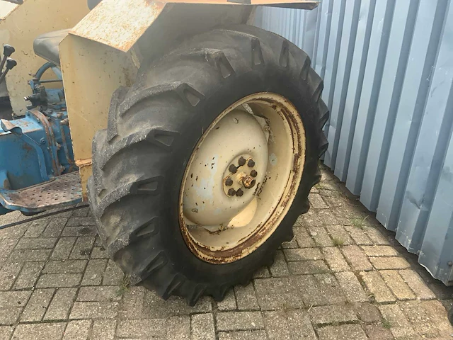 Ford 3000 tweewielaangedreven landbouwtractor - afbeelding 3 van  21