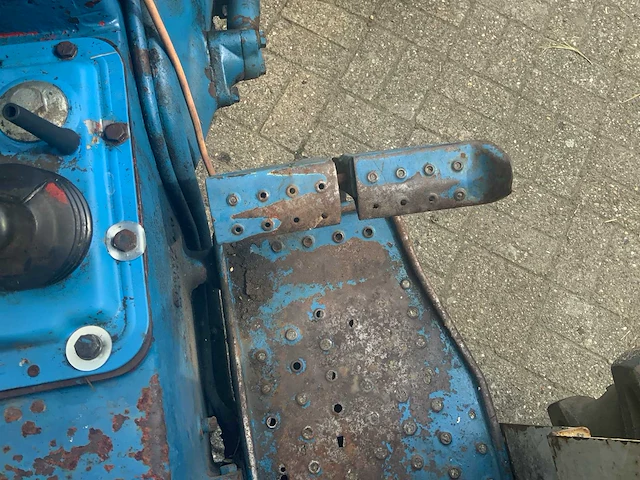 Ford 3000 tweewielaangedreven landbouwtractor - afbeelding 9 van  21