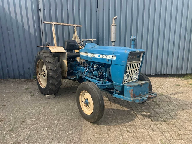 Ford 3000 tweewielaangedreven landbouwtractor - afbeelding 15 van  21