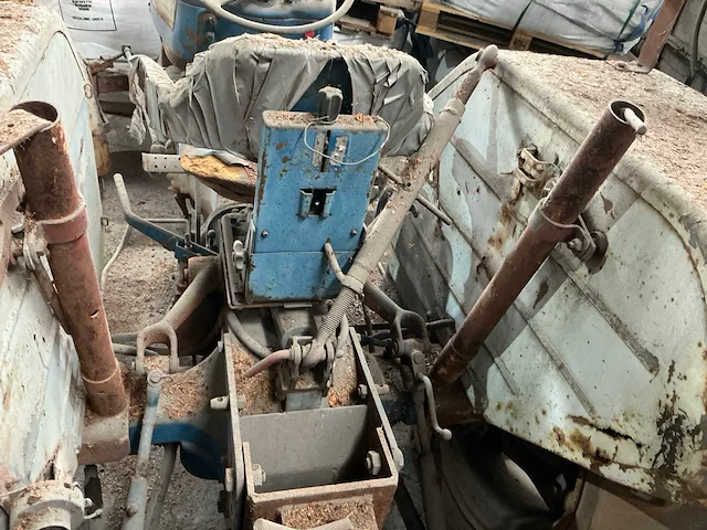 Ford 3000 - afbeelding 24 van  26