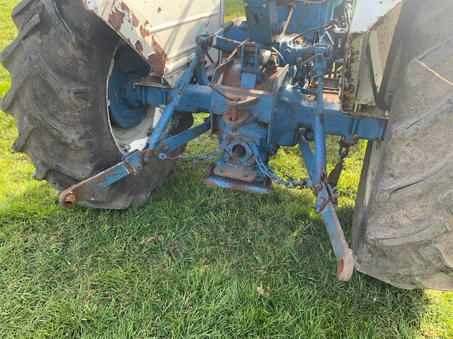Ford 3600 tweewielaangedreven landbouwtractor - afbeelding 6 van  20