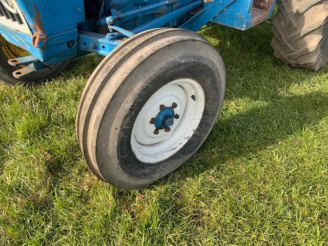 Ford 3600 tweewielaangedreven landbouwtractor - afbeelding 19 van  20