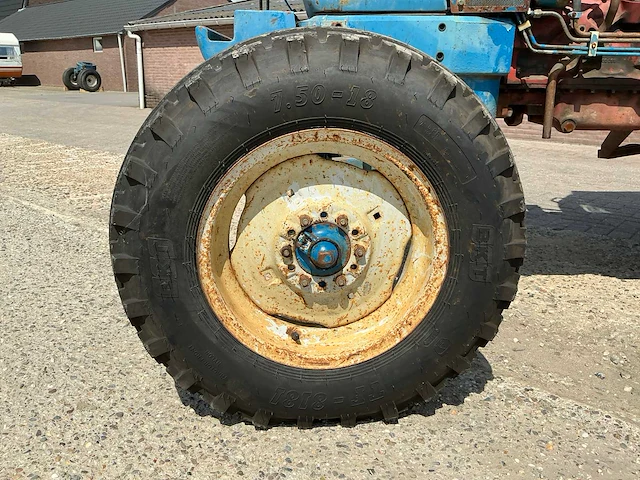 Ford 6700 tweewielaangedreven landbouwtractor - afbeelding 4 van  23
