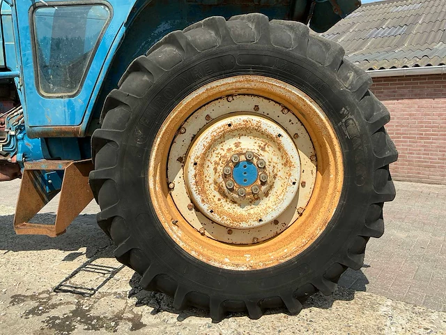 Ford 6700 tweewielaangedreven landbouwtractor - afbeelding 5 van  23