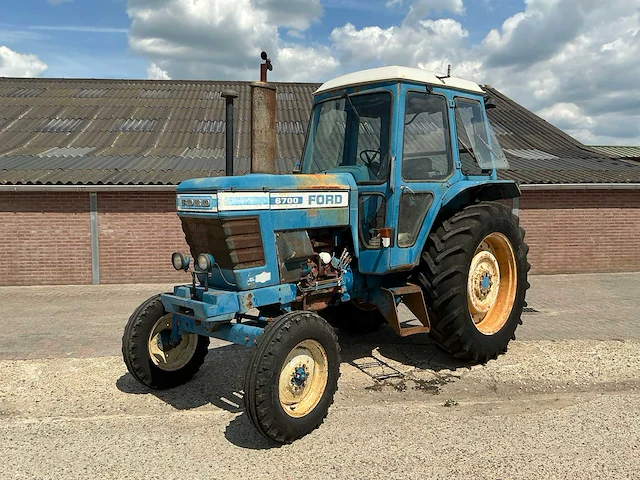 Ford 6700 tweewielaangedreven landbouwtractor - afbeelding 1 van  23