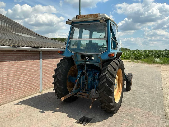 Ford 6700 tweewielaangedreven landbouwtractor - afbeelding 15 van  23