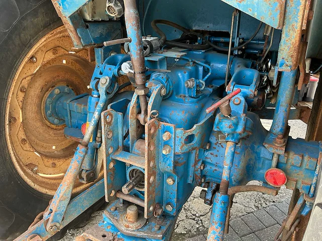 Ford 6700 tweewielaangedreven landbouwtractor - afbeelding 20 van  23