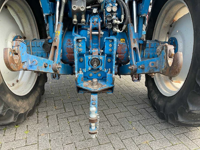 Ford 7810 gen3 vierwielaangedreven landbouwtractor - afbeelding 2 van  41