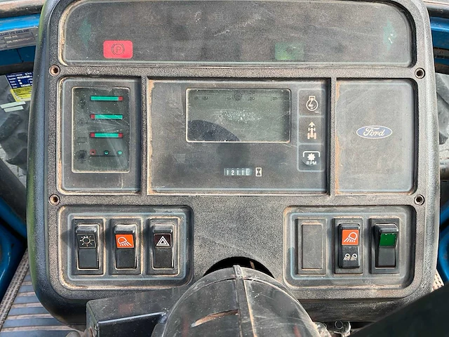 Ford 7810 gen3 vierwielaangedreven landbouwtractor - afbeelding 26 van  41