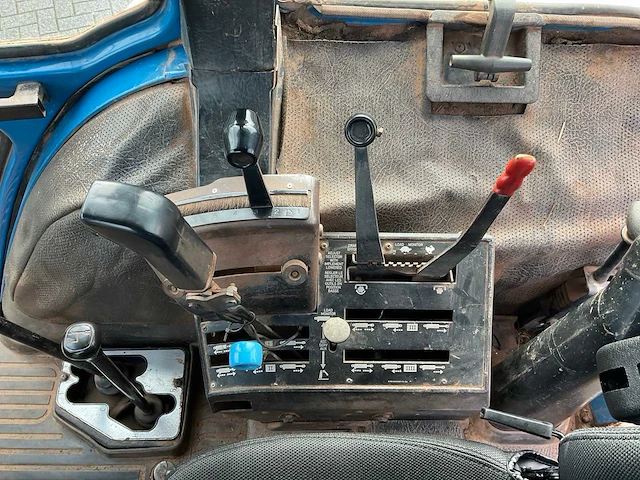 Ford 7810 gen3 vierwielaangedreven landbouwtractor - afbeelding 28 van  41
