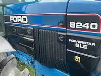 Ford 8240 vierwielaangedreven landbouwtractor - afbeelding 6 van  39