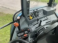 Ford 8240 vierwielaangedreven landbouwtractor - afbeelding 15 van  39