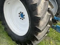Ford 8240 vierwielaangedreven landbouwtractor - afbeelding 26 van  39