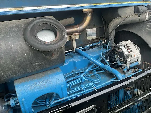 Ford 8240 vierwielaangedreven landbouwtractor - afbeelding 30 van  39