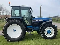 Ford 8240 vierwielaangedreven landbouwtractor - afbeelding 37 van  39