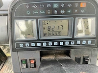 Ford 8240 vierwielaangedreven landbouwtractor - afbeelding 14 van  39