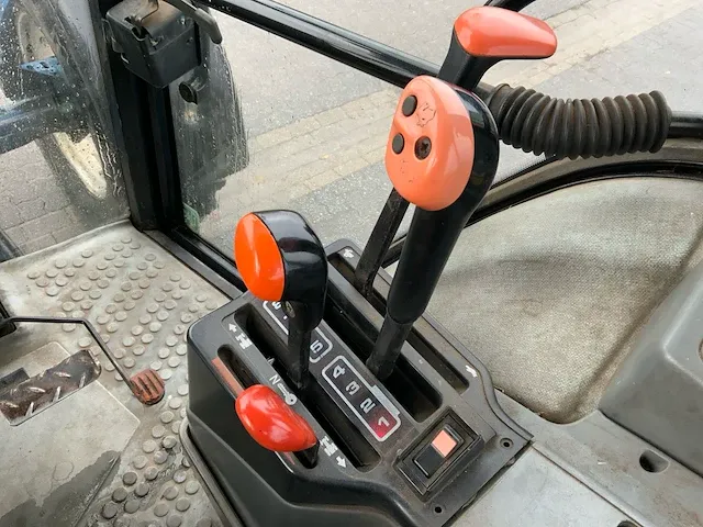 Ford 8340 powerstar sle vierwielaangedreven landbouwtractor - afbeelding 17 van  26