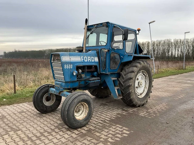 Ford 8600 dualpower oldtimer tractor - afbeelding 1 van  37