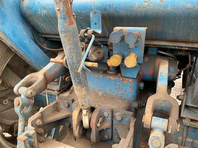 Ford 8600 dualpower oldtimer tractor - afbeelding 14 van  37
