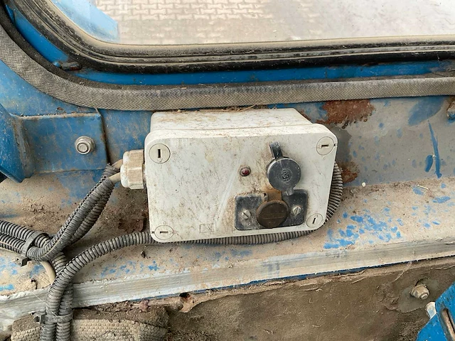 Ford 8600 dualpower oldtimer tractor - afbeelding 24 van  37