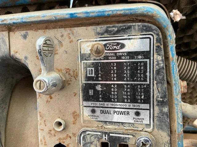 Ford 8600 dualpower oldtimer tractor - afbeelding 31 van  37