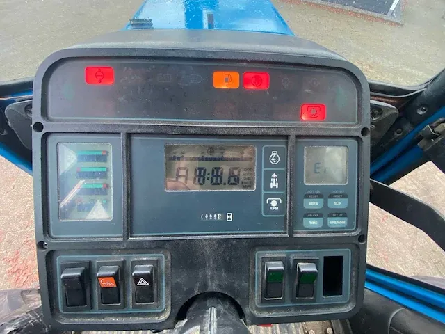 Ford 8630 vierwielaangedreven landbouwtractor - afbeelding 8 van  20